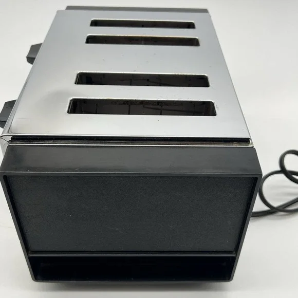 VTG JC PENNY PENNCREST 4 SLICE TOASTER. MODEL # 3335 . NICE WORKING CONDITION - Picture 5 of 13